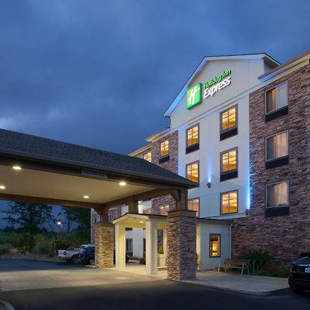 Holiday Inn Express Newport By Ihg Exterior foto