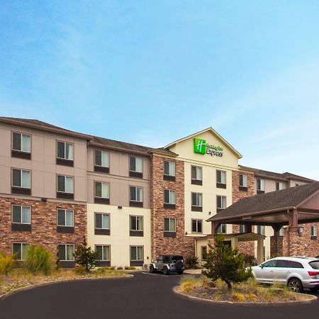 Holiday Inn Express Newport By Ihg Exterior foto