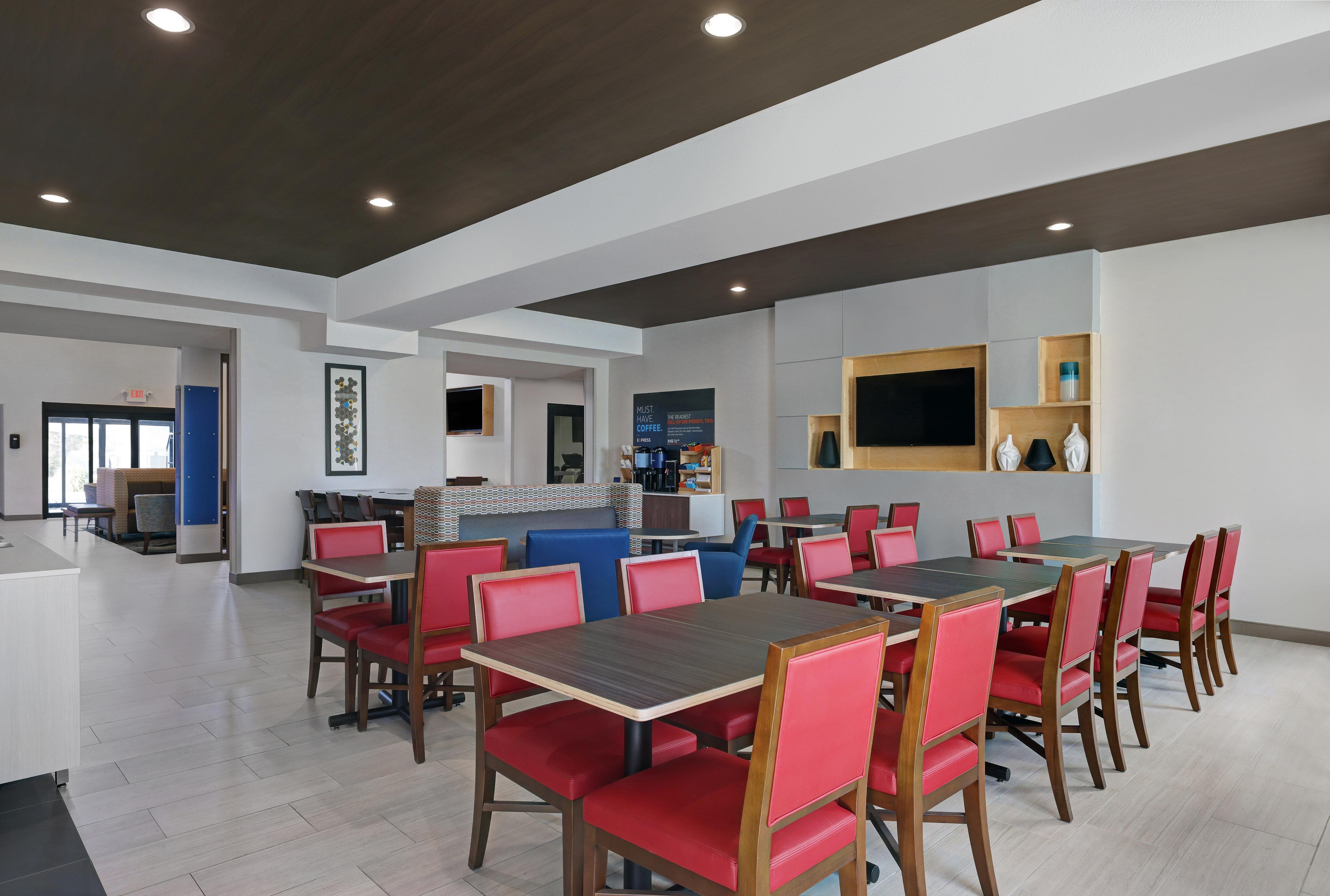 Holiday Inn Express Newport By Ihg Exterior foto