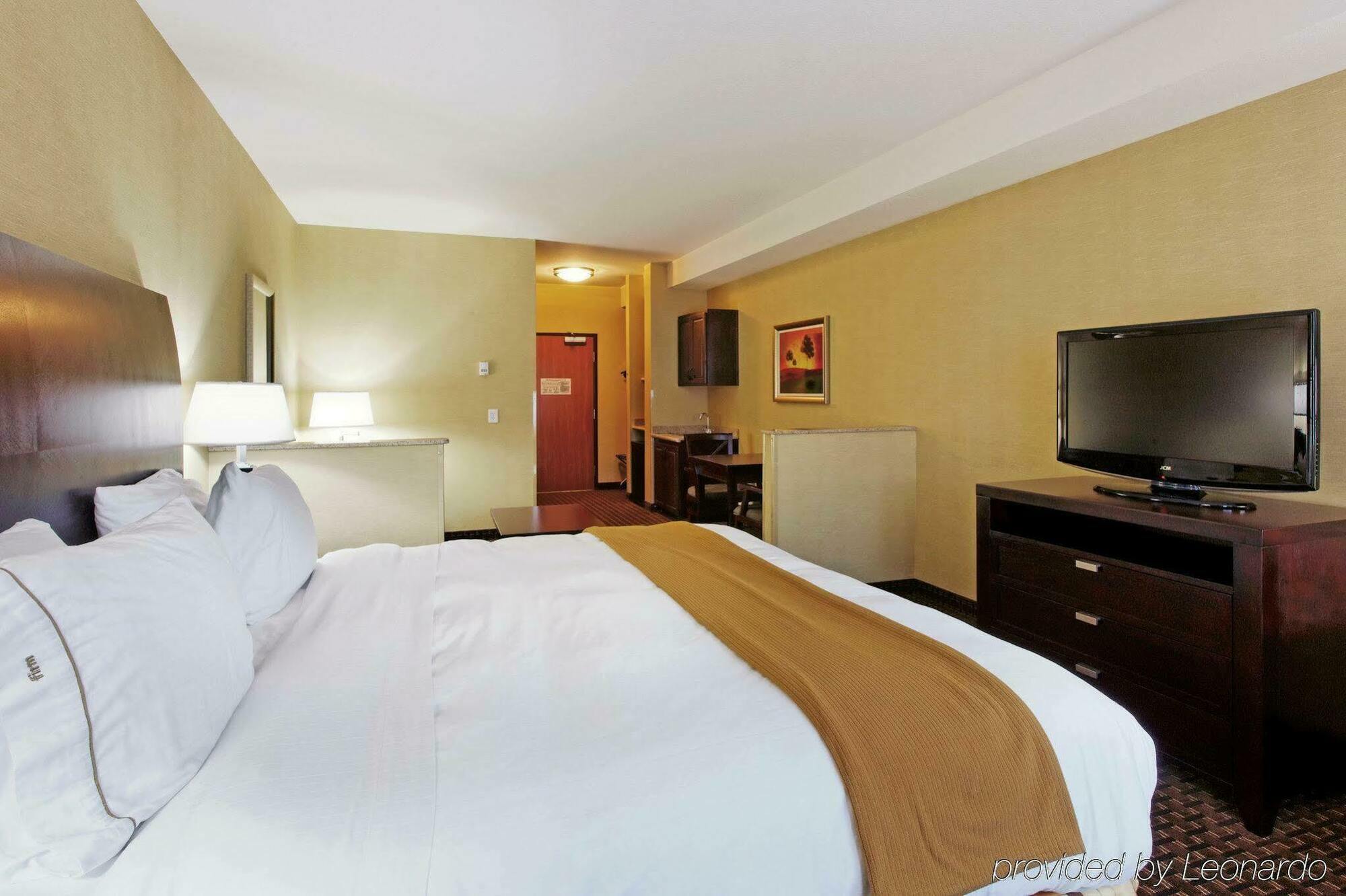 Holiday Inn Express Newport By Ihg Exterior foto